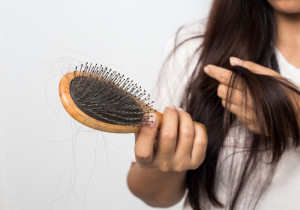 Hiện tượng rụng tóc ở nữ giới và những cách khắc phục hiệu quả nhất